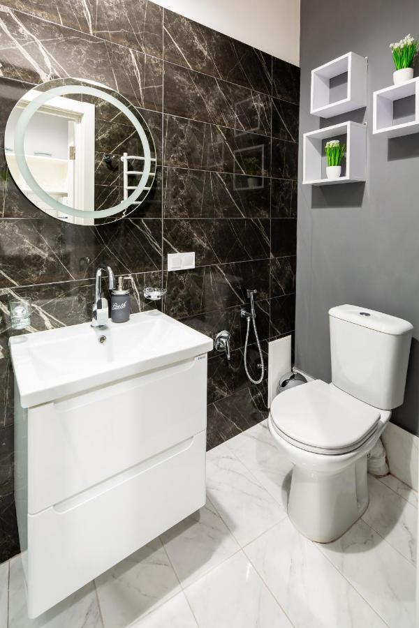 Alfa Apartments Grushevskoho 7 Lviv Dış mekan fotoğraf