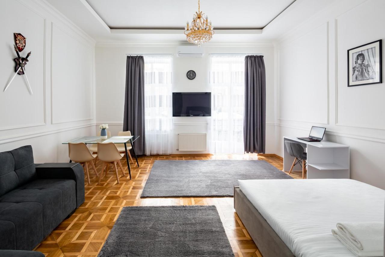 Alfa Apartments Grushevskoho 7 Lviv Dış mekan fotoğraf